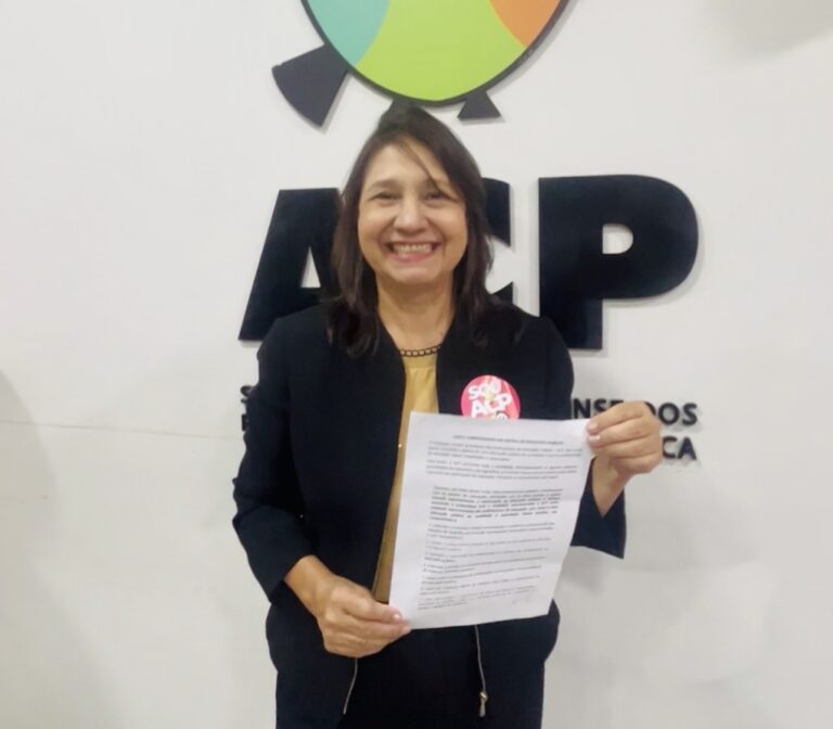 Luiza Ribeiro participa dos 74 anos da ACP e assina carta compromisso em defesa da educação pública
