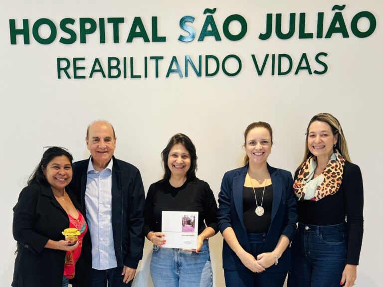 Luiza Ribeiro visita Hospital São Julião e discute ampliação do atendimento oftalmológico pelo SUS