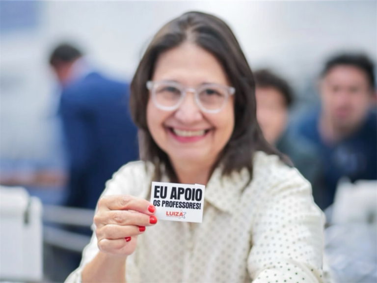Vereadora Luiza manifesta apoio aos professores e cobra que Prefeitura cumpra acordo e lei aprovada pela Câmara