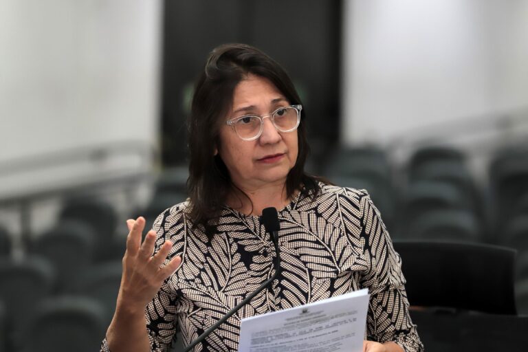 Vereadora Luiza apresenta Moção de Apoio ao povo venezuelano após terremotos que devastaram o país